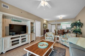 Smart-TV, DVD-spiller og stereoanlegg