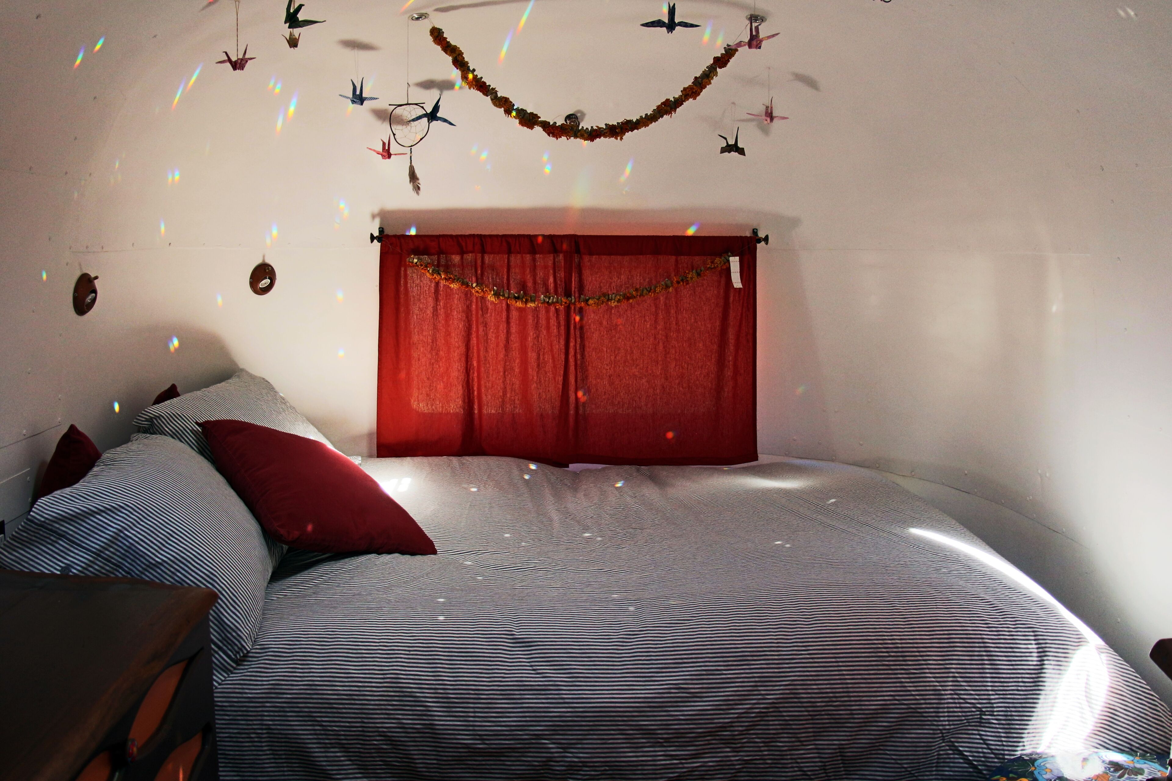 Gorgeous custom Airstream with spectacular views only 4 mi. to Ashland