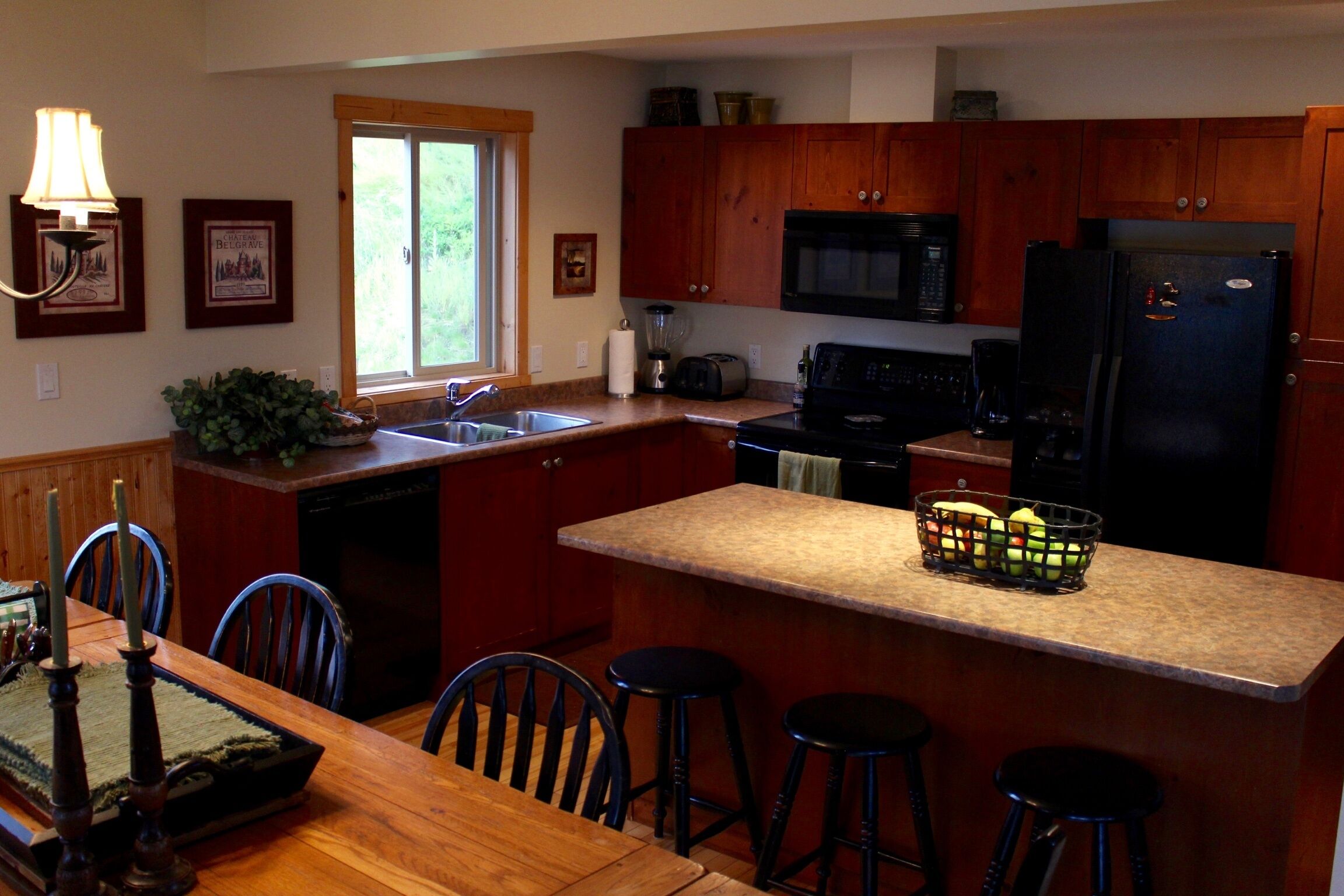 Beautiful Cabin At Peter Hope Lake,  Near  Merrit / Kamloops / Quilchena/