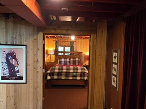 6 bedrooms, desk, iron/ironing board, free WiFi