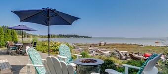 On The Beach! Rambler w/Watercraft, Lawn & Games!