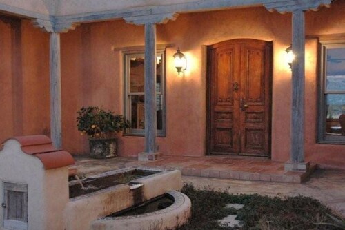 Dos Corazones: Exquisite Southwestern Adobe Home