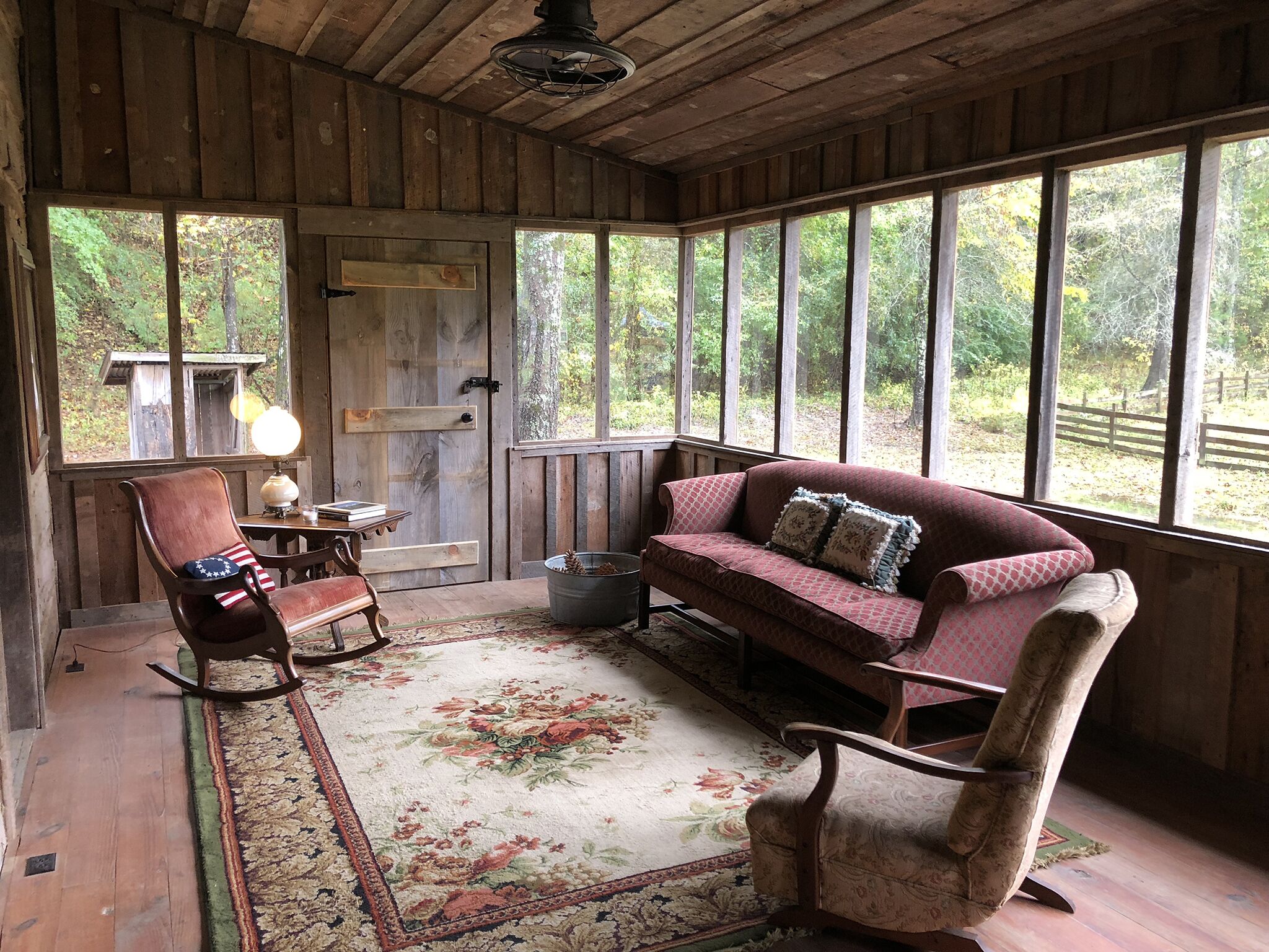 Historic Bliss Kingbed near crater of diamonds