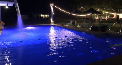 Neal-Hirsimökki-Deluxe-Oma kylpyhuone