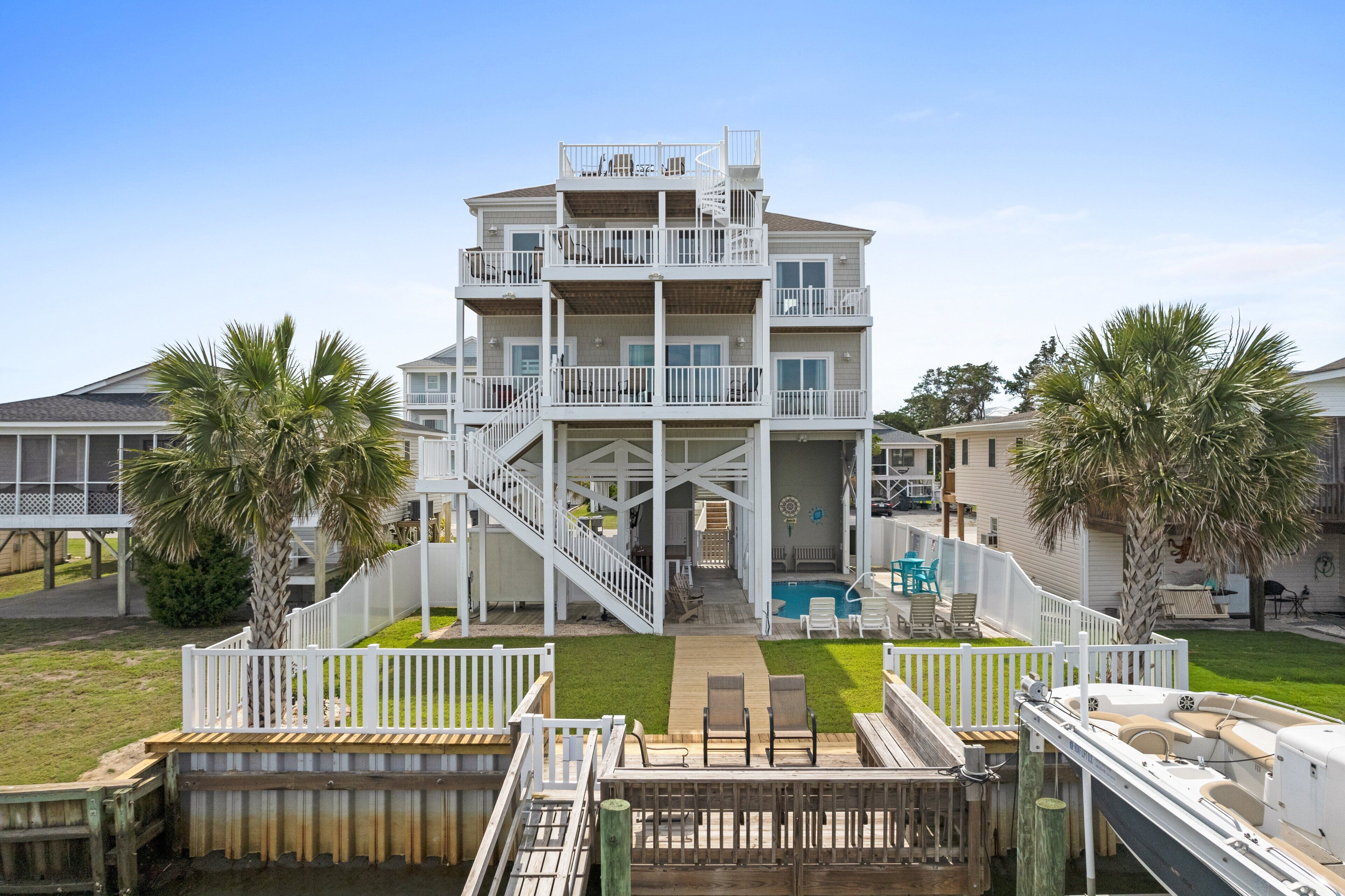 "Big Kahuna" Private Dock, Private Pool (Opt, Heat), Tiki Bar, Elevator