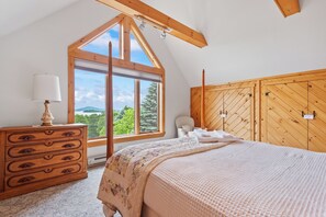 3 bedrooms, iron/ironing board, WiFi, bed sheets - Blue Spruce - Close to town with views of Rangeley Lake (Rangeley)