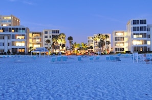 Una playa cerca