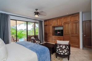 4 bedrooms, in-room safe, desk, iron/ironing board - Private Rainforest Retreat with Infinity Pool & Concierge (Quepos)