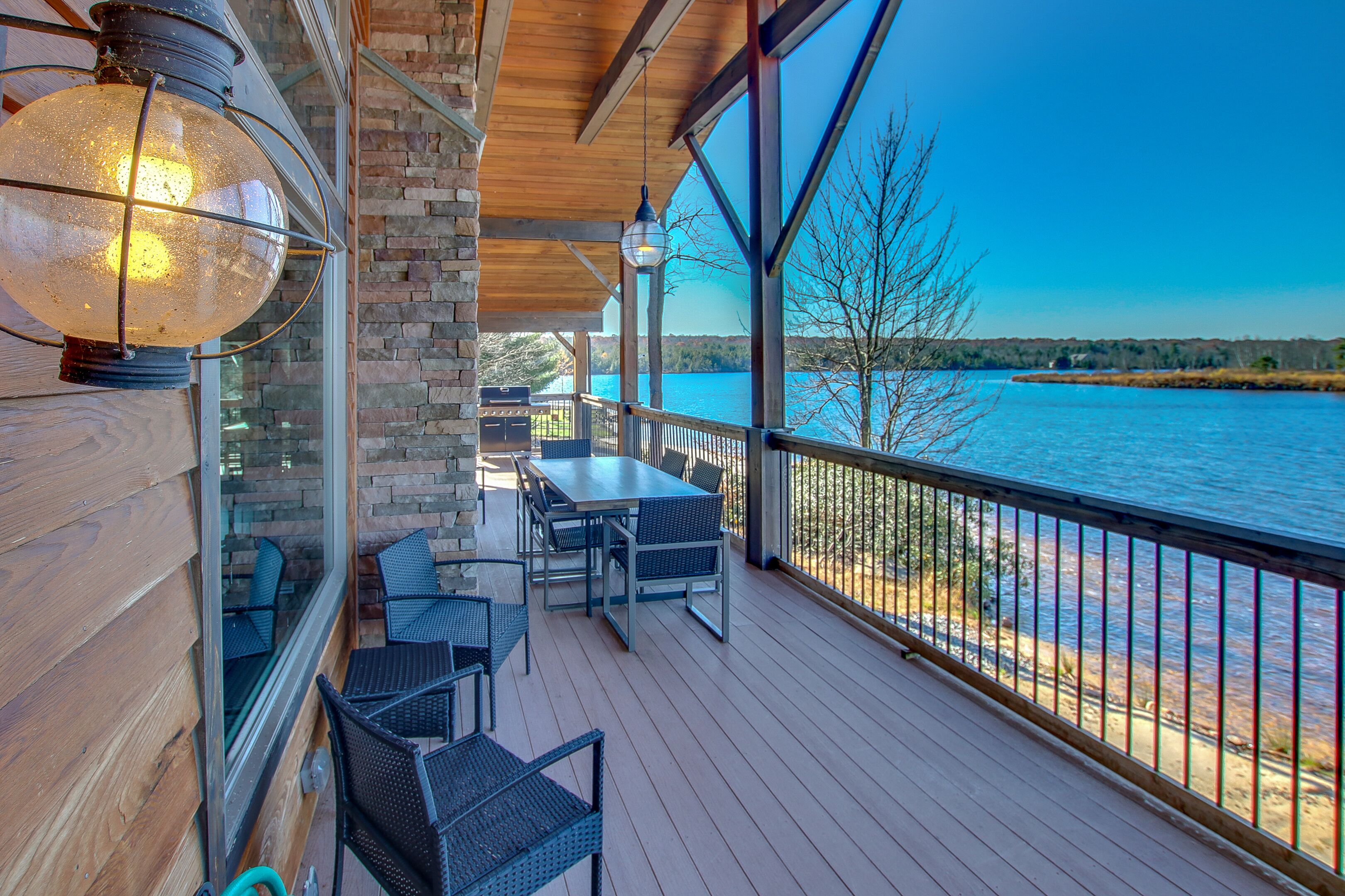 Sandy Feet Retreat Lakefront, Private Beach, Dock, Hot Tub, Grill, Tennis, Basketball