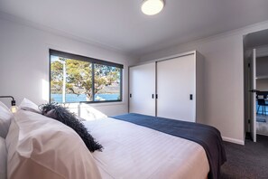 3 chambres, fer et planche à repasser, Wi-Fi gratuit, draps fournis