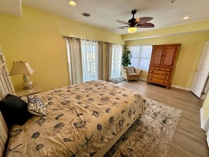 5 bedrooms, desk, iron/ironing board, free WiFi