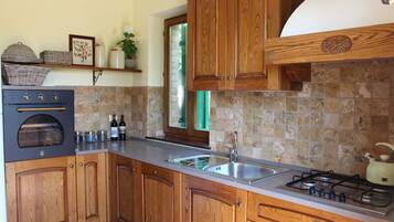 Réfrigérateur, four, plaque de cuisson, lave-vaisselle