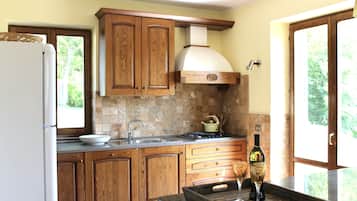 Kühlschrank, Ofen, Herdplatte, Geschirrspüler