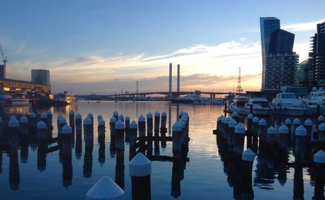 Ballantrae Docklands Apartment 2BD 2BA free WiFi and under cover parking — image 17