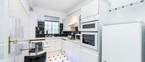 City Apartment, 1 Bedroom, Non Smoking | Private kitchen