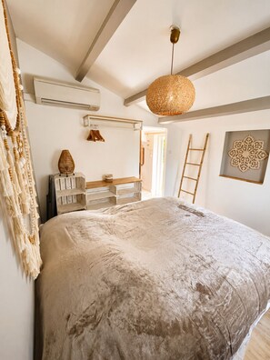 1 bedroom, iron/ironing board, free WiFi