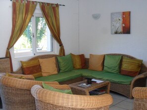 Televisio, DVD-soitin, stereot