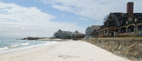 Beach nearby, sun loungers