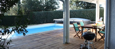 Indoor pool, outdoor pool