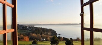 2 bed first floor apartment with stunning sea views on Porthpean Golf Course