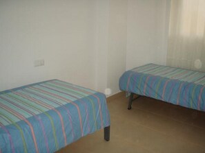 2 bedrooms, iron/ironing board, bed sheets