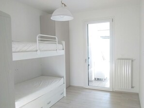 2 Schlafzimmer, Bügeleisen/Bügelbrett, Bettwäsche
