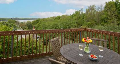 Schoopers is set amongst rolling green fields on the edge of the Camel Estuary.