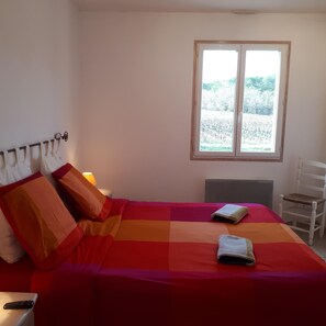 7 chambres, coffres-forts dans les chambres, fer et planche à repasser