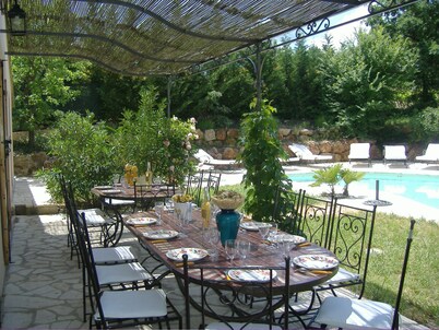 Large Provencal country house in a wooded park with very large swimming pool