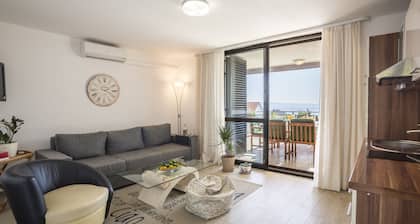 Ferienhaus mit privatem Außenpool, familienfreundlich.