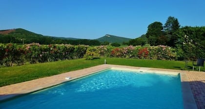 Contemporary villa private pool alone in countryside 4 stars