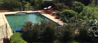 Petit Vue Vert - Gite med 1 soveværelse med opvarmet pool i udkanten af middelalderlandsbyen