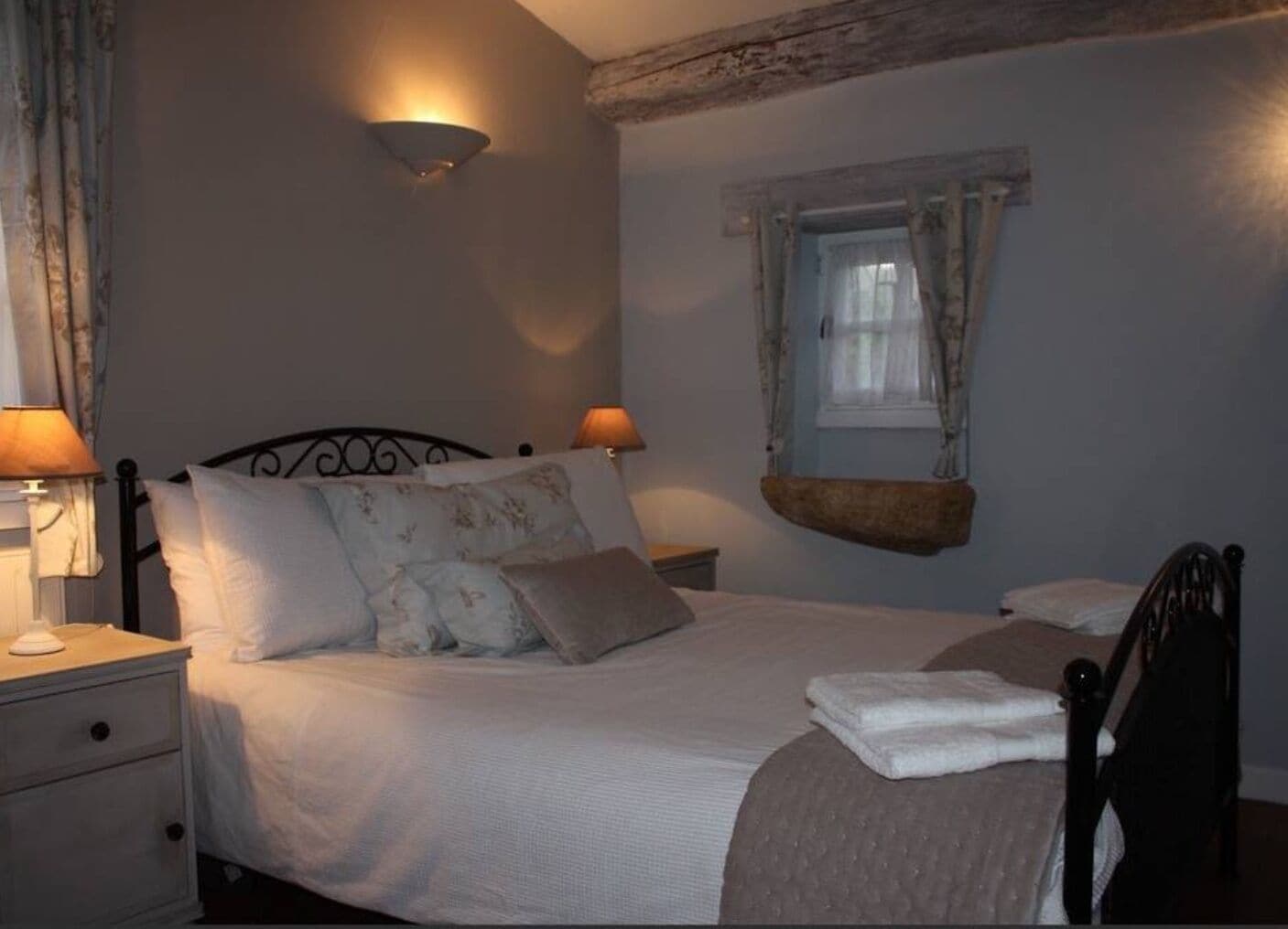 1 chambre, fer et planche à repasser, Wi-Fi, draps fournis