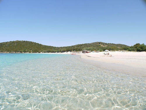 Sleeps 10 100 mt from Perdalonga beach. Wifi