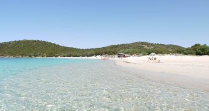 8 lits Ă 100 mĂštres de la plage de Perdalonga. Wifi et barbecue.