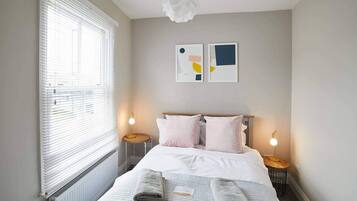 2 bedrooms, iron/ironing board, free WiFi, bed sheets