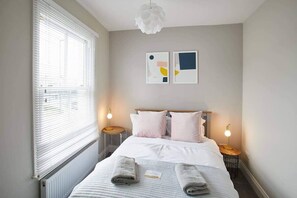 2 bedrooms, iron/ironing board, free WiFi, bed sheets - Host & Stay | Windsor Cottage (Saltburn-by-the-Sea)