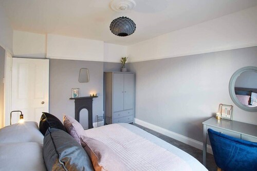 Host & Stay | Windsor Cottage
