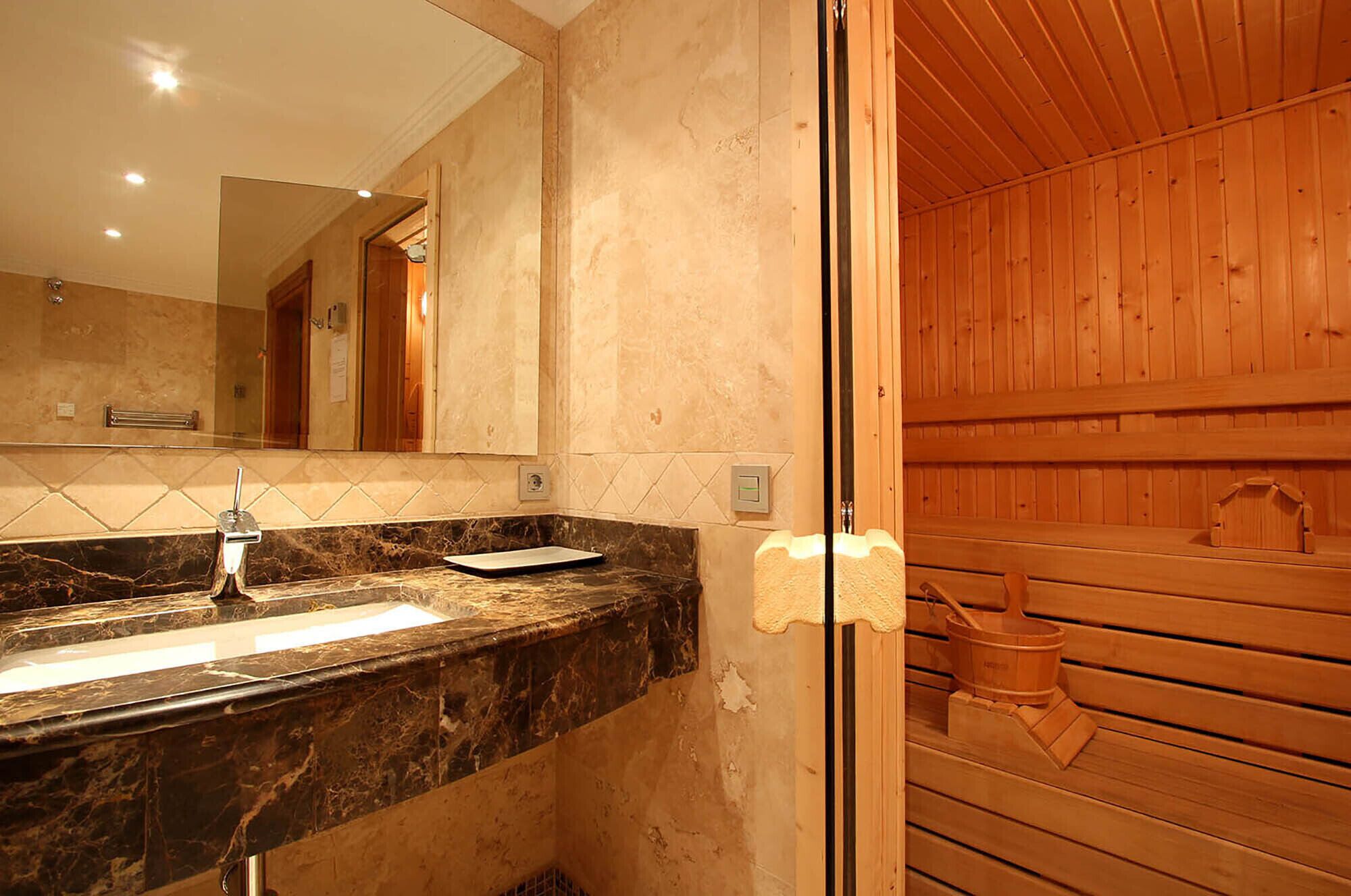 FREE €650 Daily Lux Pack - 7 Bedroom Luxury Villa, 2 Private Pools, Spa, Sauna