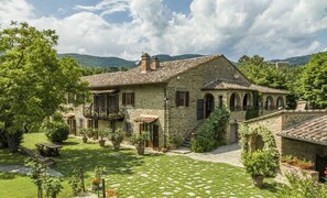 Exterior - Beautiful renovated stone villa - private pool,park,air conditioning,smart tv (AREZZO)
