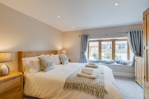 4 bedrooms, iron/ironing board, travel cot, free WiFi