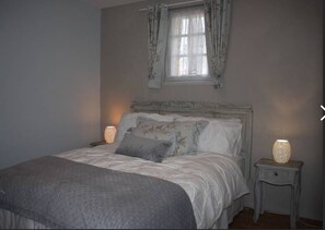 2 bedrooms, iron/ironing board, travel cot, WiFi