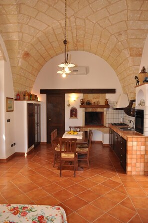 Douche, sèche-cheveux