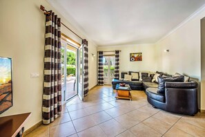 Smart TV, DVD player