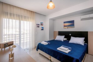 4 bedrooms, in-room safe, iron/ironing board, WiFi - Blue Wave Villa up to 10 (RHODES)