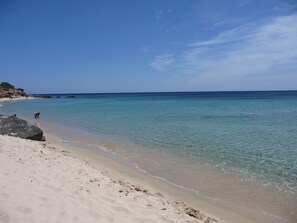 Una spiaggia nelle vicinanze, teli da spiaggia