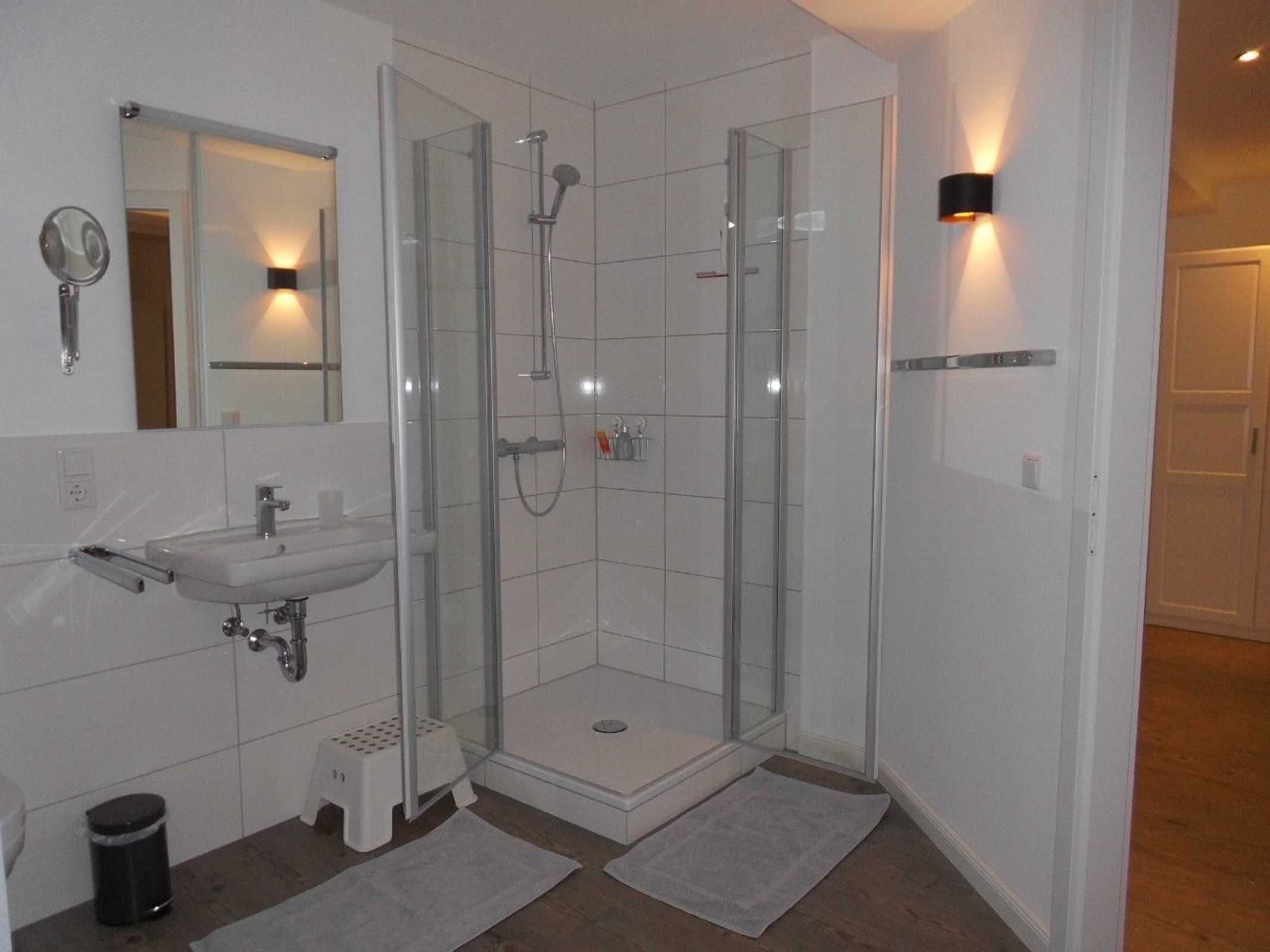 Shower, towels