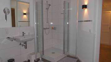 Shower, towels