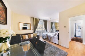 Luxury Apartment, 2 Bedrooms, Non Smoking | Living area | Flat-screen TV