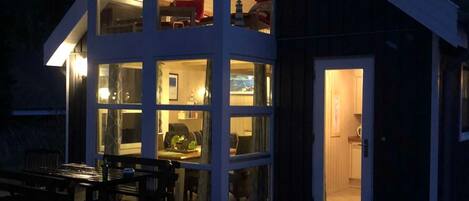 屋外ダイニングエリア